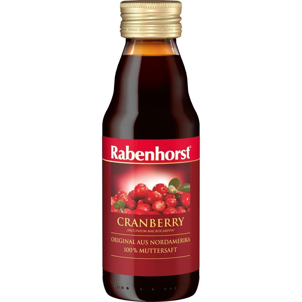 Eine Flasche mit Cranberry-Muttersaft von der Marke Rabenhorst.